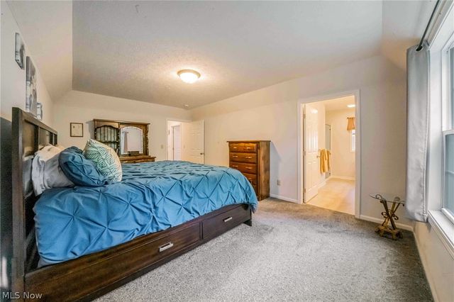 27282 Emerald Oval N, Olmsted Twp, OH 44138