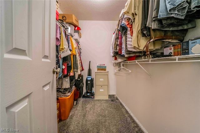 27282 Emerald Oval N, Olmsted Twp, OH 44138