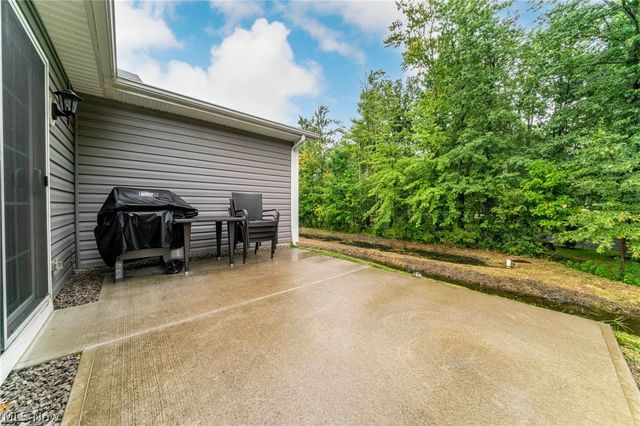 27282 Emerald Oval N, Olmsted Twp, OH 44138