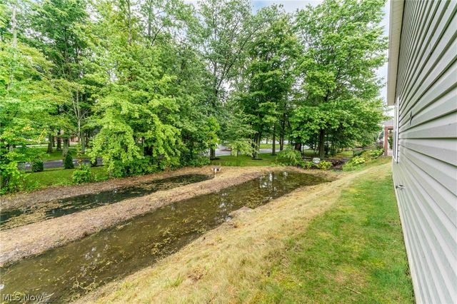 27282 Emerald Oval N, Olmsted Twp, OH 44138