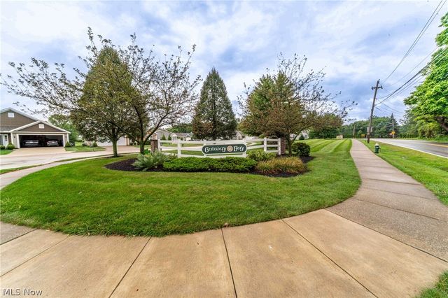 27282 Emerald Oval N, Olmsted Twp, OH 44138