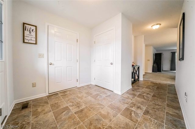 27282 Emerald Oval N, Olmsted Twp, OH 44138