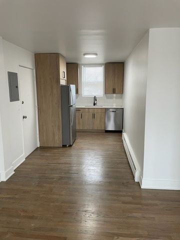 7529 N Maplewood Avenue 7B, Chicago, IL 60645