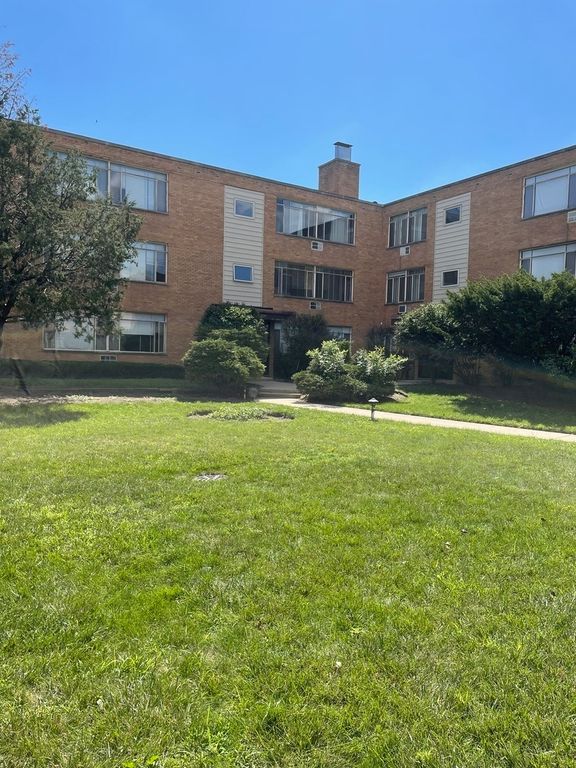 7529 N Maplewood Avenue 7B, Chicago, IL 60645