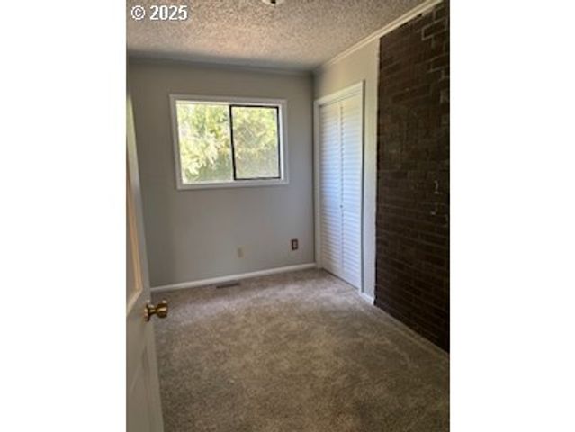 1484 YASEK Loop, Toledo, OR 97391