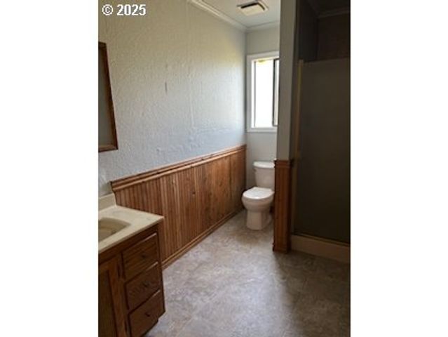 1484 YASEK Loop, Toledo, OR 97391