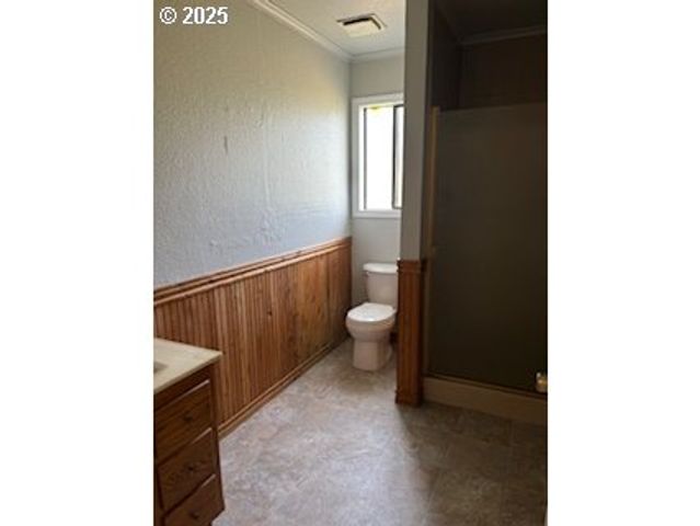 1484 YASEK Loop, Toledo, OR 97391