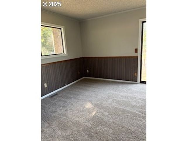 1484 YASEK Loop, Toledo, OR 97391