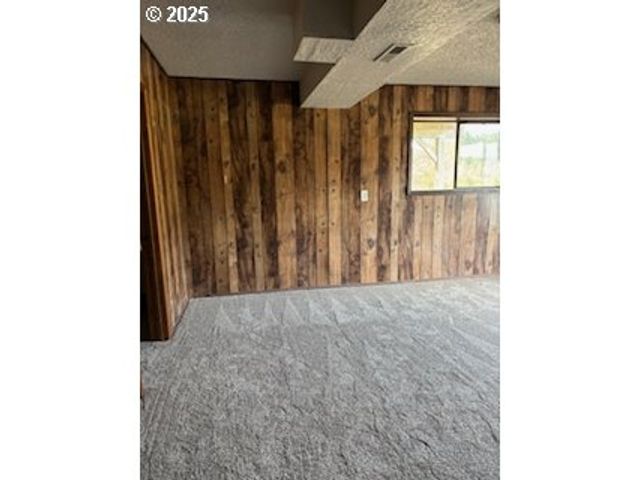 1484 YASEK Loop, Toledo, OR 97391