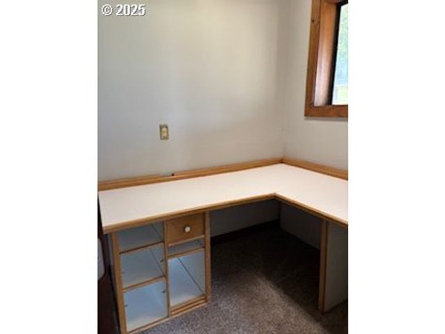 1484 YASEK Loop, Toledo, OR 97391