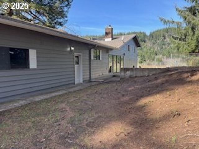 1484 YASEK Loop, Toledo, OR 97391