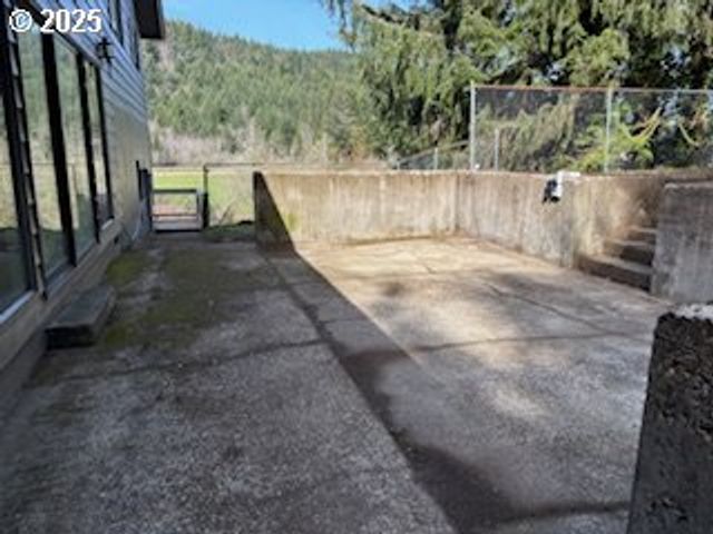 1484 YASEK Loop, Toledo, OR 97391