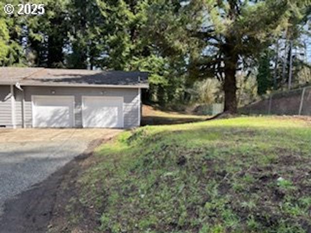 1484 YASEK Loop, Toledo, OR 97391