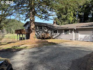 1484 YASEK Loop, Toledo, OR 97391