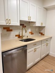 7 Spring Street 7, Wethersfield, CT 06109