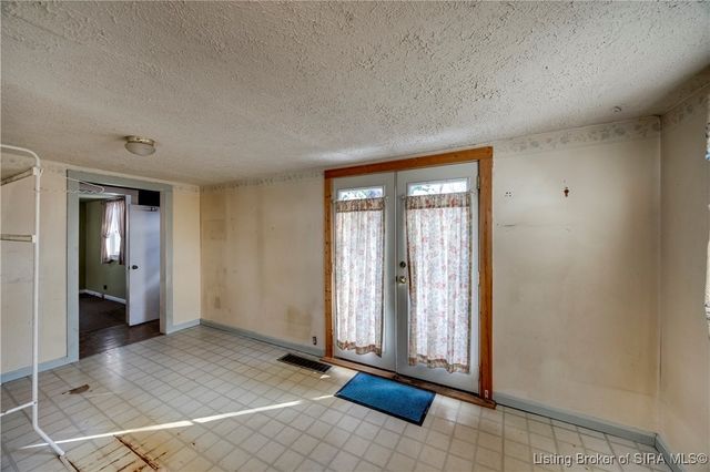 1414 E 9th Street, Jeffersonville, IN 47130