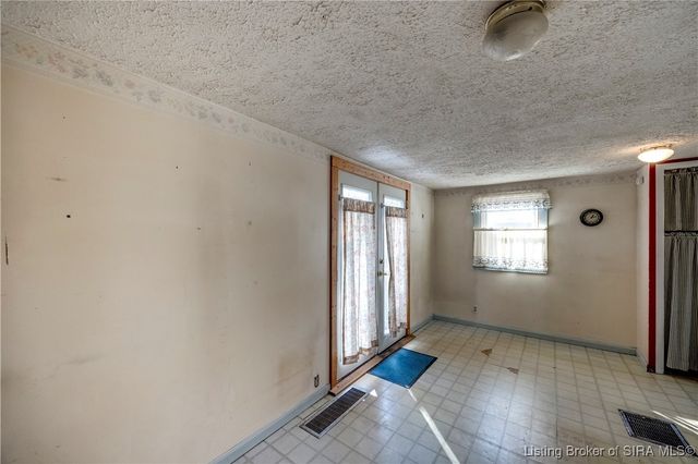 1414 E 9th Street, Jeffersonville, IN 47130