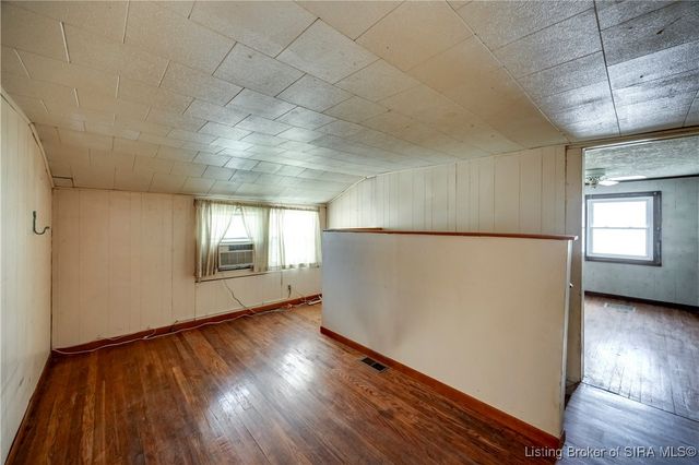 1414 E 9th Street, Jeffersonville, IN 47130