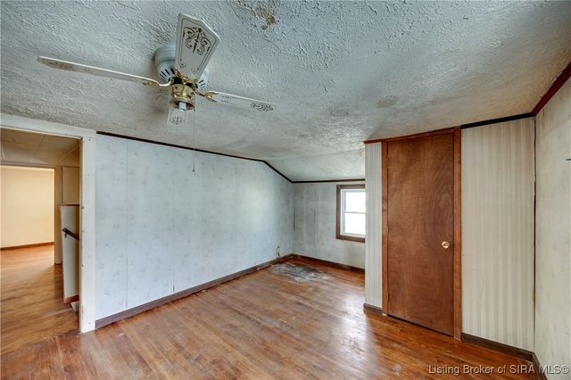 1414 E 9th Street, Jeffersonville, IN 47130