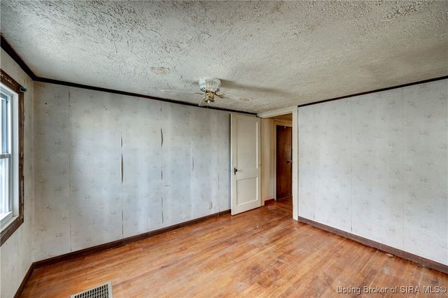 1414 E 9th Street, Jeffersonville, IN 47130