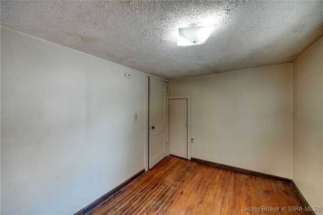 1414 E 9th Street, Jeffersonville, IN 47130