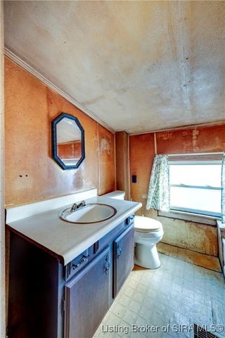 1414 E 9th Street, Jeffersonville, IN 47130