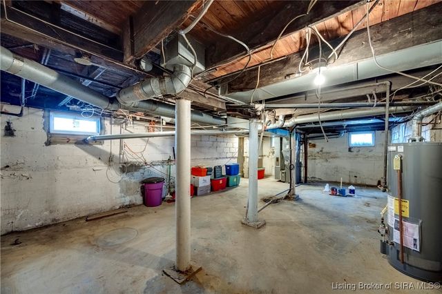 1414 E 9th Street, Jeffersonville, IN 47130