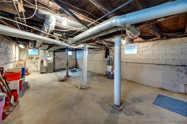 1414 E 9th Street, Jeffersonville, IN 47130