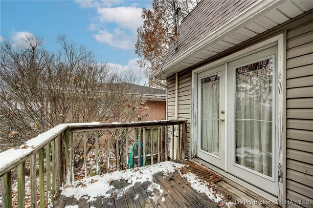 1414 E 9th Street, Jeffersonville, IN 47130