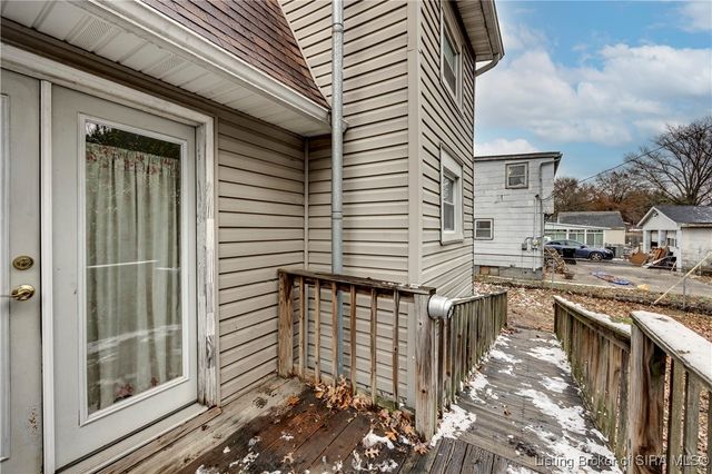 1414 E 9th Street, Jeffersonville, IN 47130