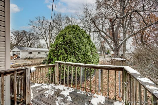 1414 E 9th Street, Jeffersonville, IN 47130