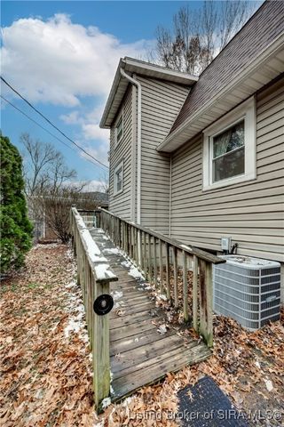 1414 E 9th Street, Jeffersonville, IN 47130