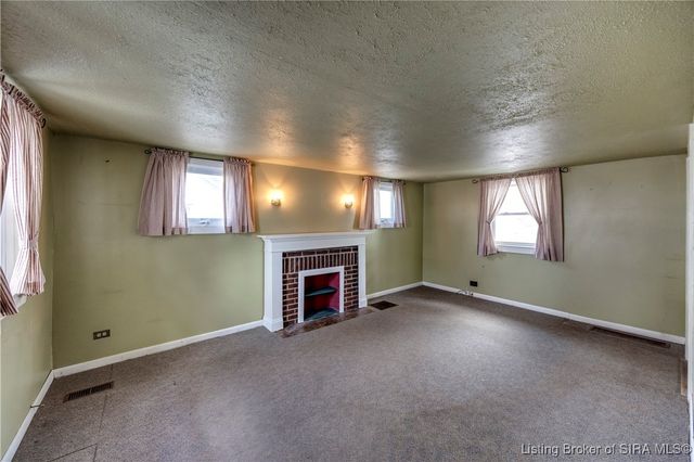 1414 E 9th Street, Jeffersonville, IN 47130