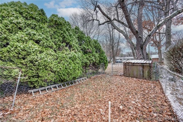 1414 E 9th Street, Jeffersonville, IN 47130