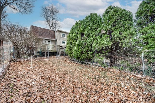 1414 E 9th Street, Jeffersonville, IN 47130