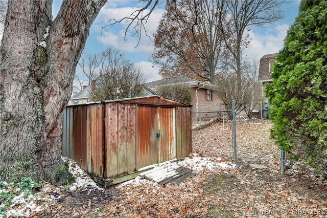 1414 E 9th Street, Jeffersonville, IN 47130