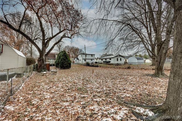 1414 E 9th Street, Jeffersonville, IN 47130