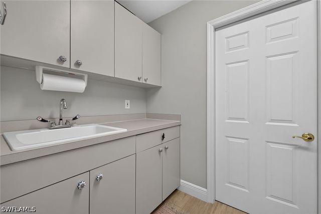 3852 Clipper Cove DR, Naples, FL 34112