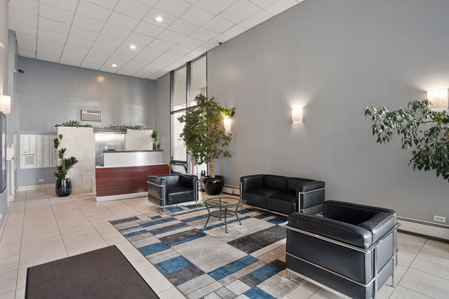 6166 N Sheridan Road 26F, Chicago, IL 60660