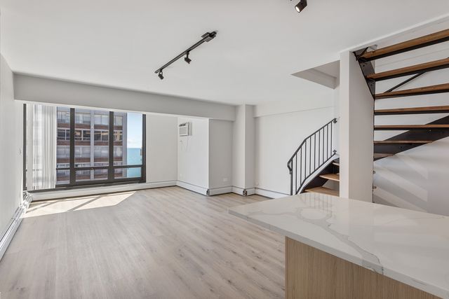 6166 N Sheridan Road 26F, Chicago, IL 60660