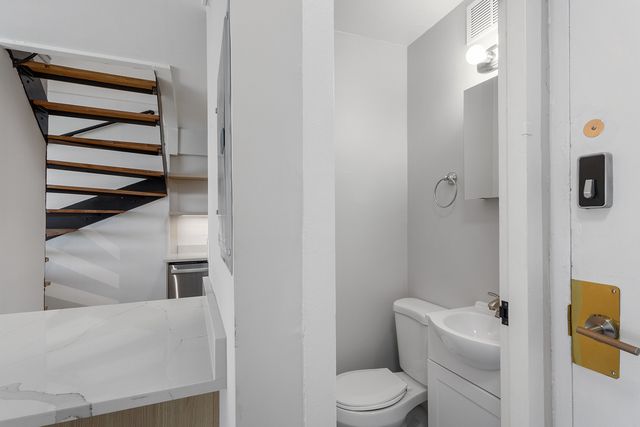 6166 N Sheridan Road 26F, Chicago, IL 60660
