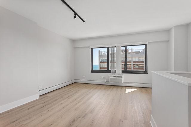 6166 N Sheridan Road 26F, Chicago, IL 60660