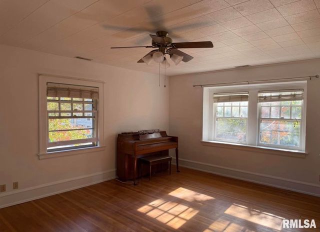 611 W HIGH Street Unit E, Peoria, IL 61606