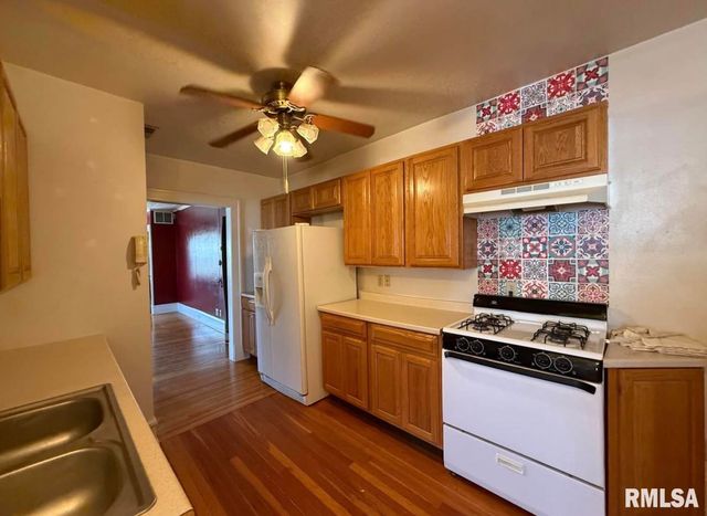 611 W HIGH Street Unit E, Peoria, IL 61606