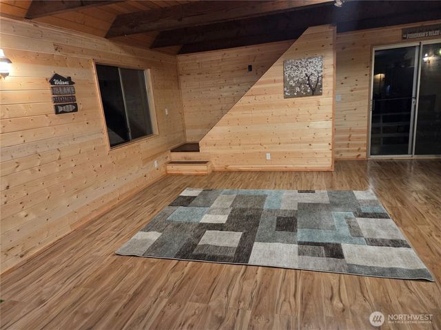41 N Mt Rose Avenue, Hoodsport, WA 98548