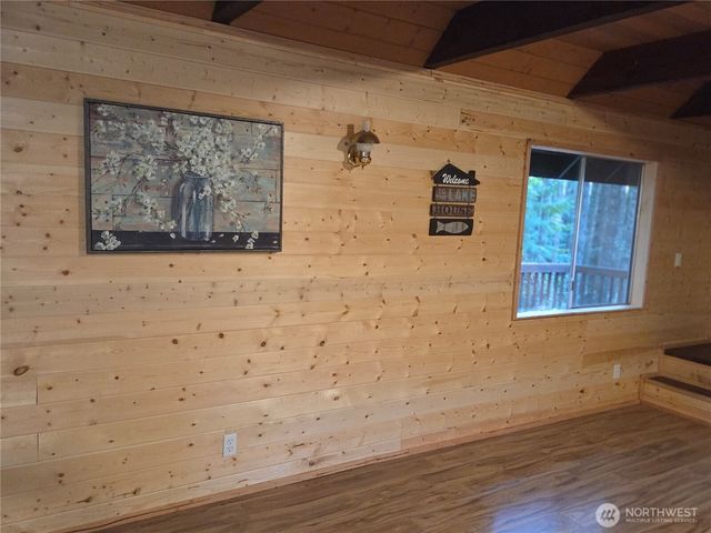 41 N Mt Rose Avenue, Hoodsport, WA 98548