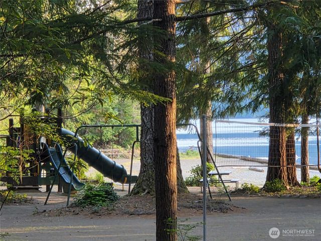 41 N Mt Rose Avenue, Hoodsport, WA 98548