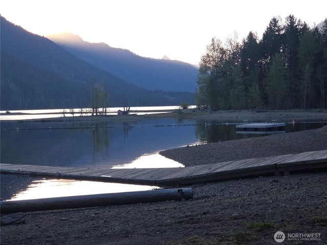 41 N Mt Rose Avenue, Hoodsport, WA 98548