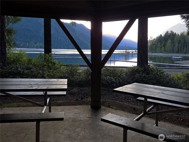 41 N Mt Rose Avenue, Hoodsport, WA 98548
