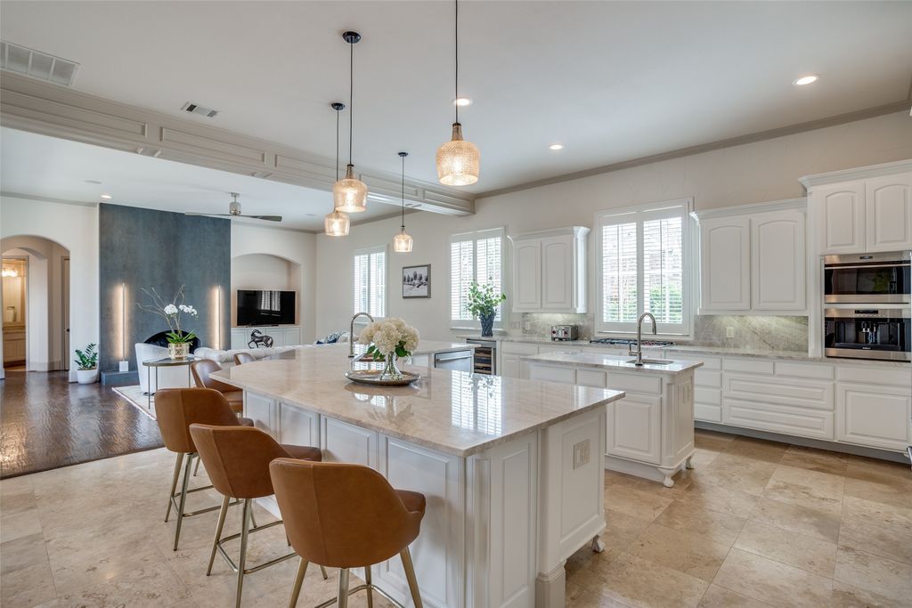 8402 Ridgelea Street, Dallas, TX 75209
